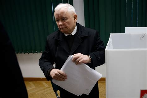 Poland’s ruling conservatives lose majority in parliament to centrist coalition, final count shows
